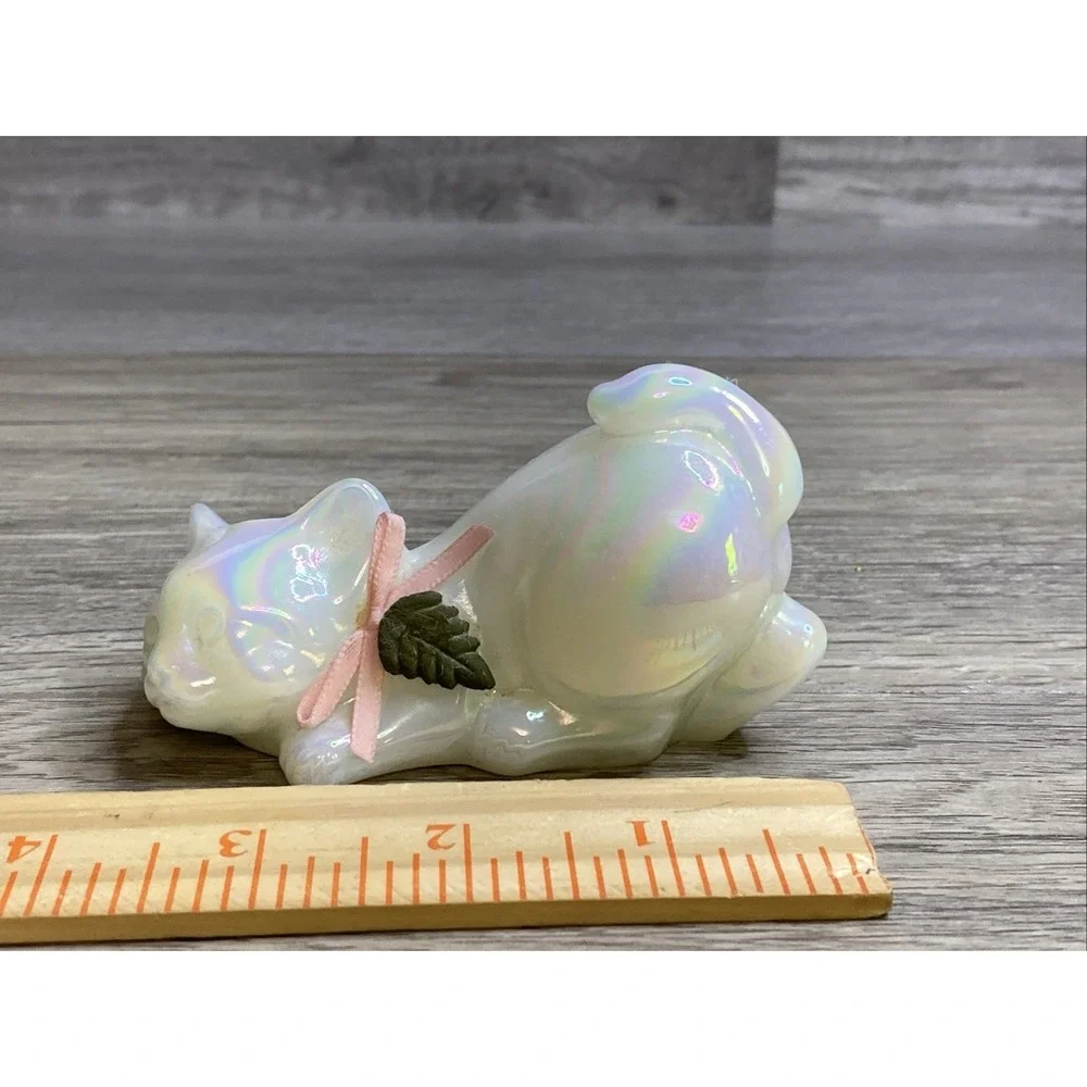 Fenton Pearly Sentiment Iridescent Crouching Kitty Cat Figurine with Flower Bow